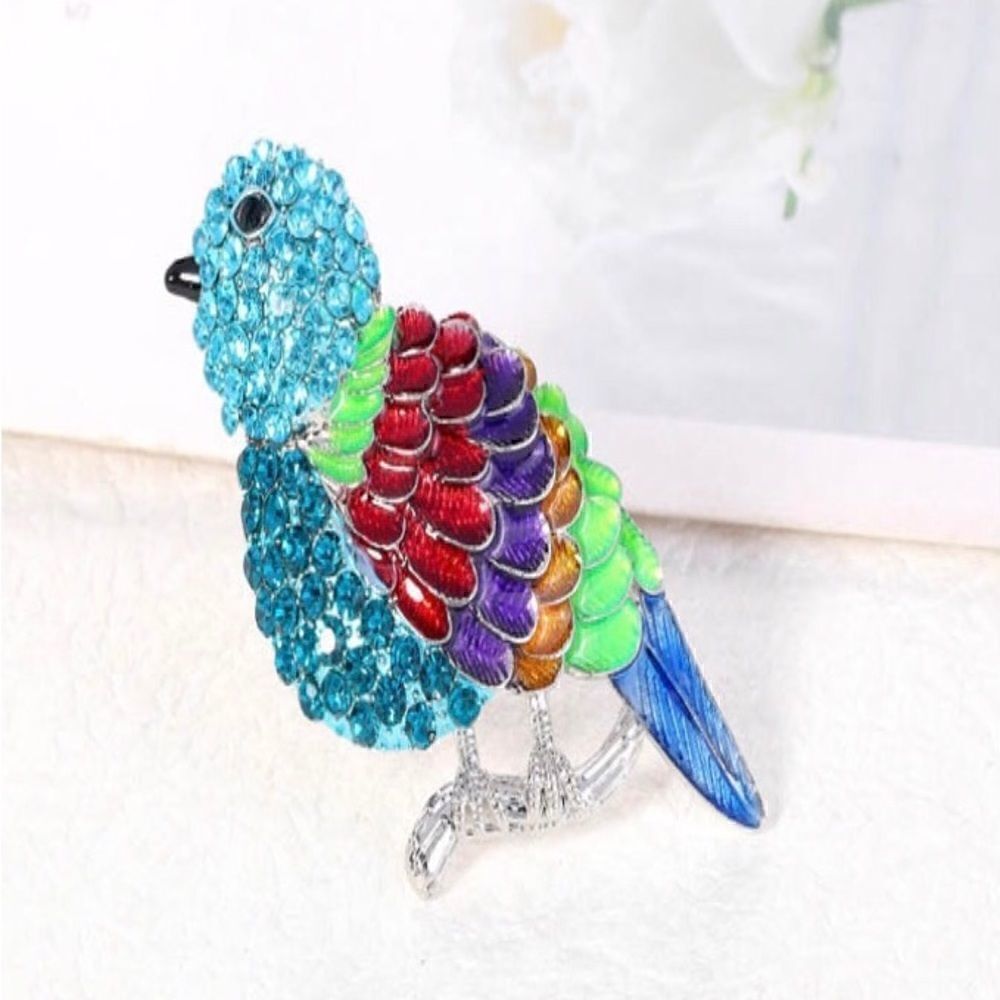 🐦 Betsey Johnson sparkling, colorful bird brooch 🐦